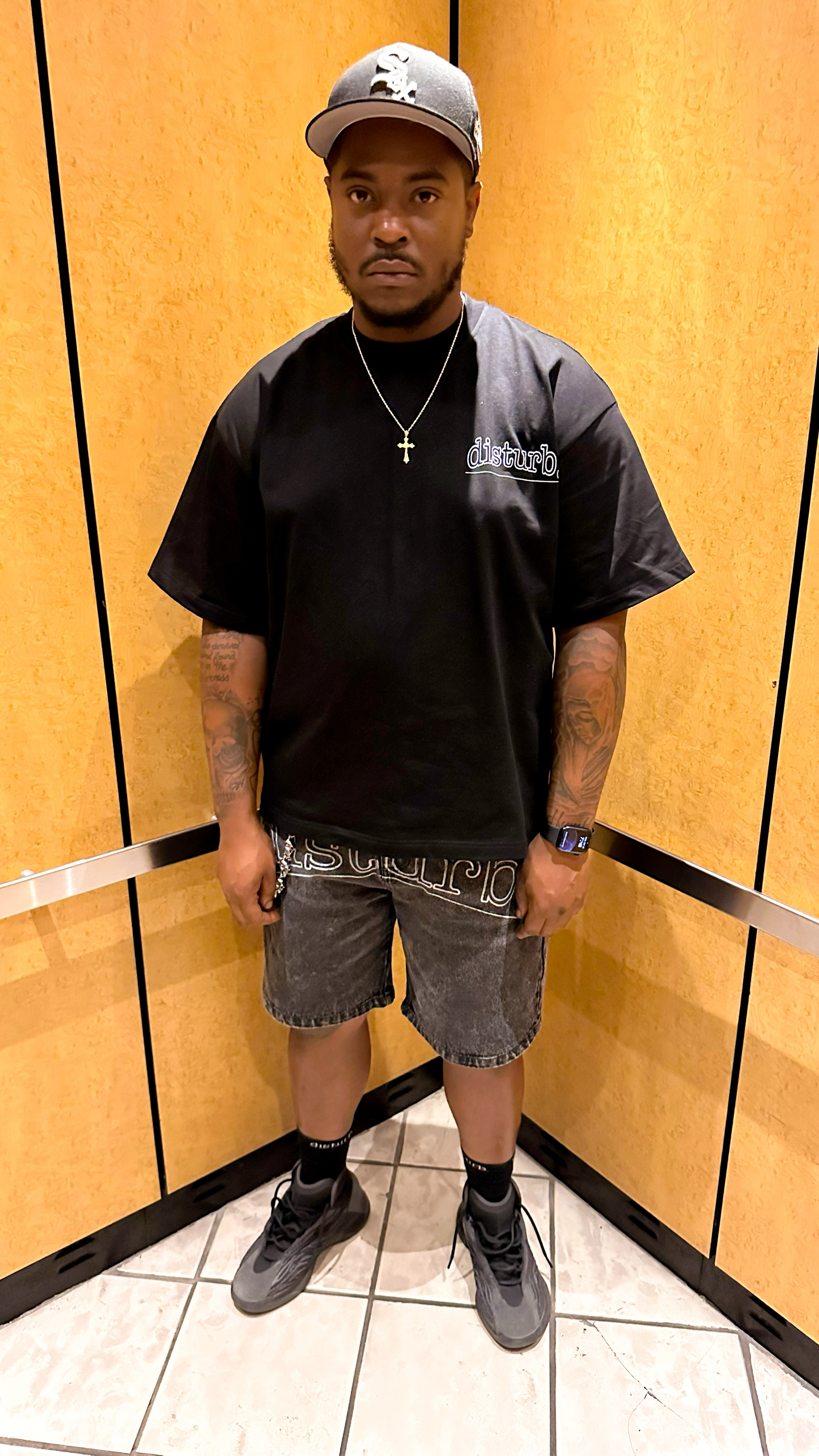 Short sleeve “disturb” Tee 3face back logo